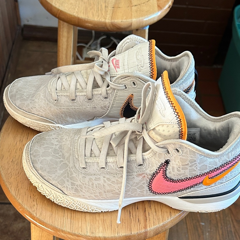 Nike Zoom Lebron NXXT Gen 'Da Vinci Cream, Orange & Pink